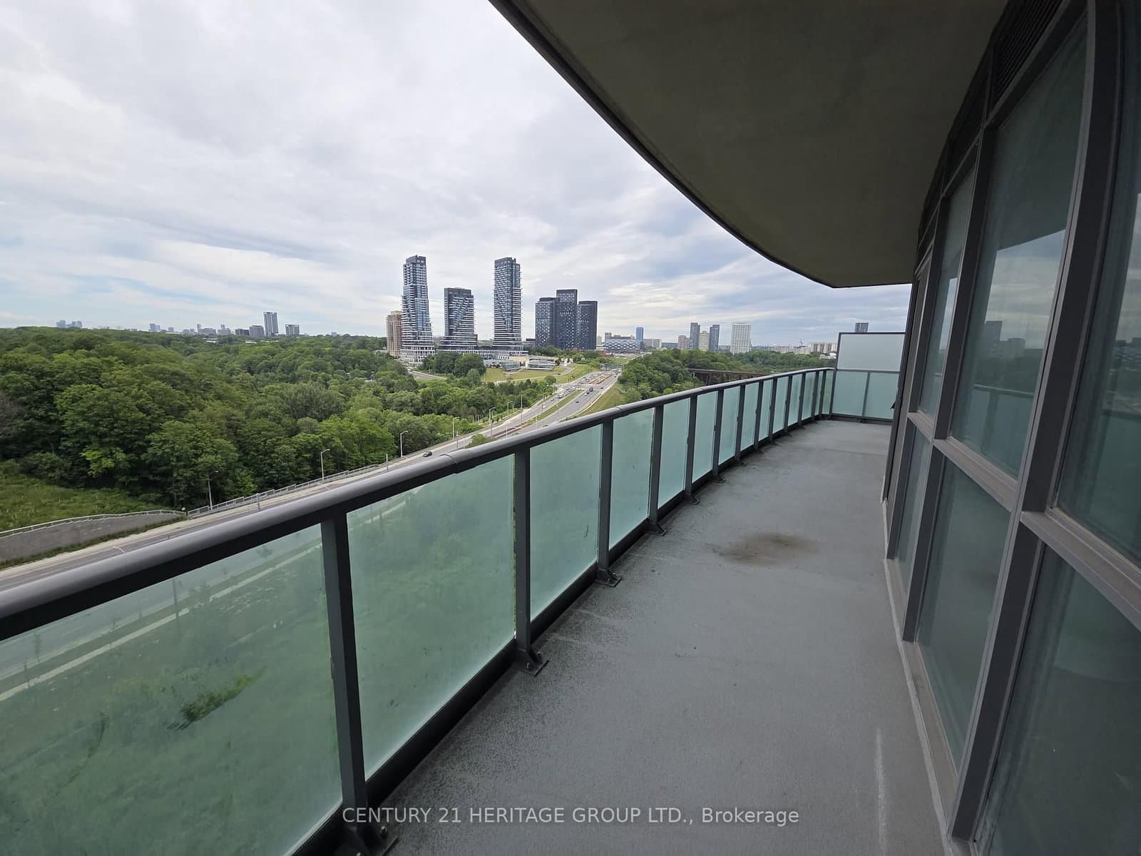 35 Brian Peck Crescent, Unit 805 thumbnail 10