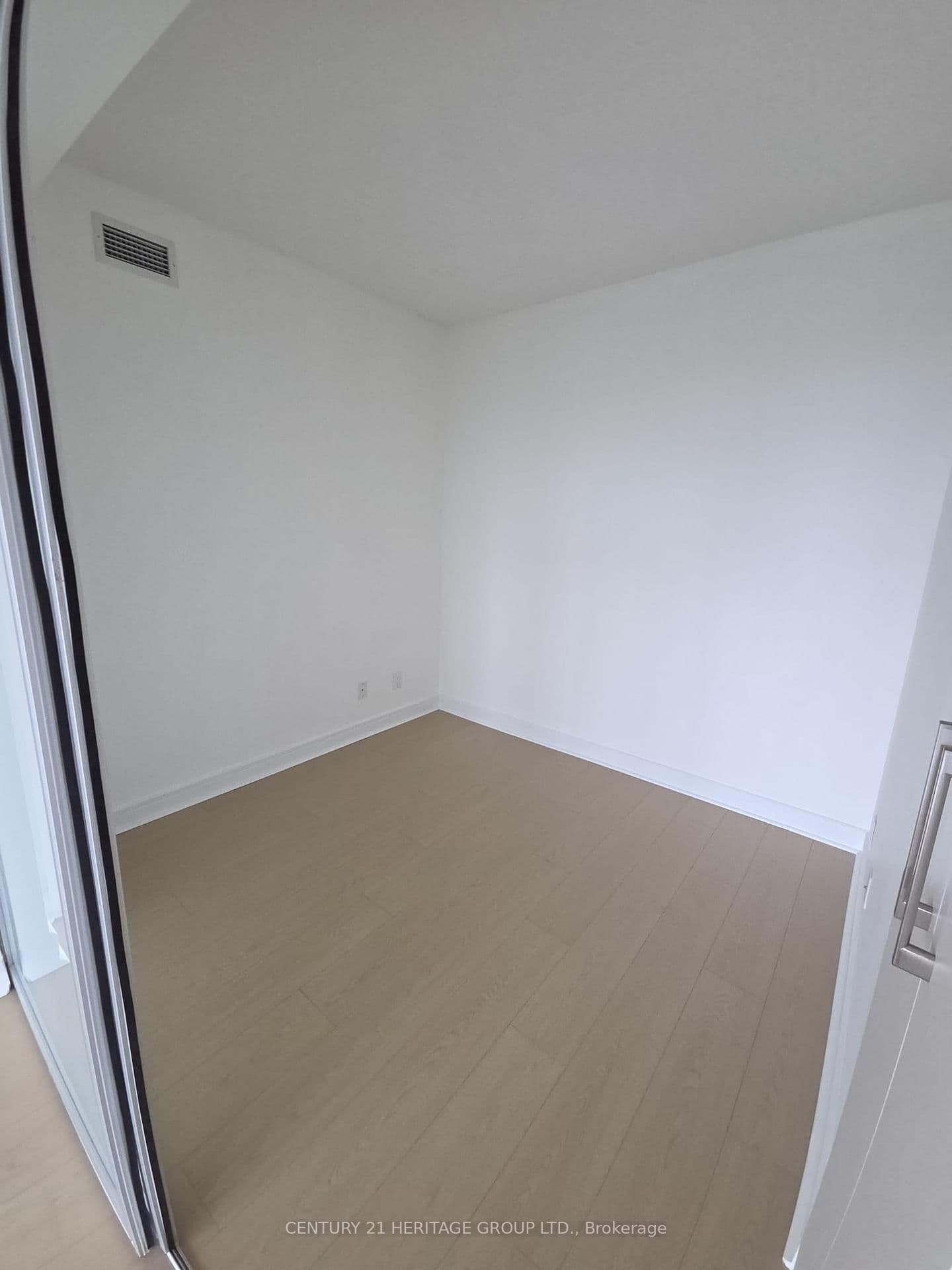 35 Brian Peck Crescent, Unit 805 thumbnail 15