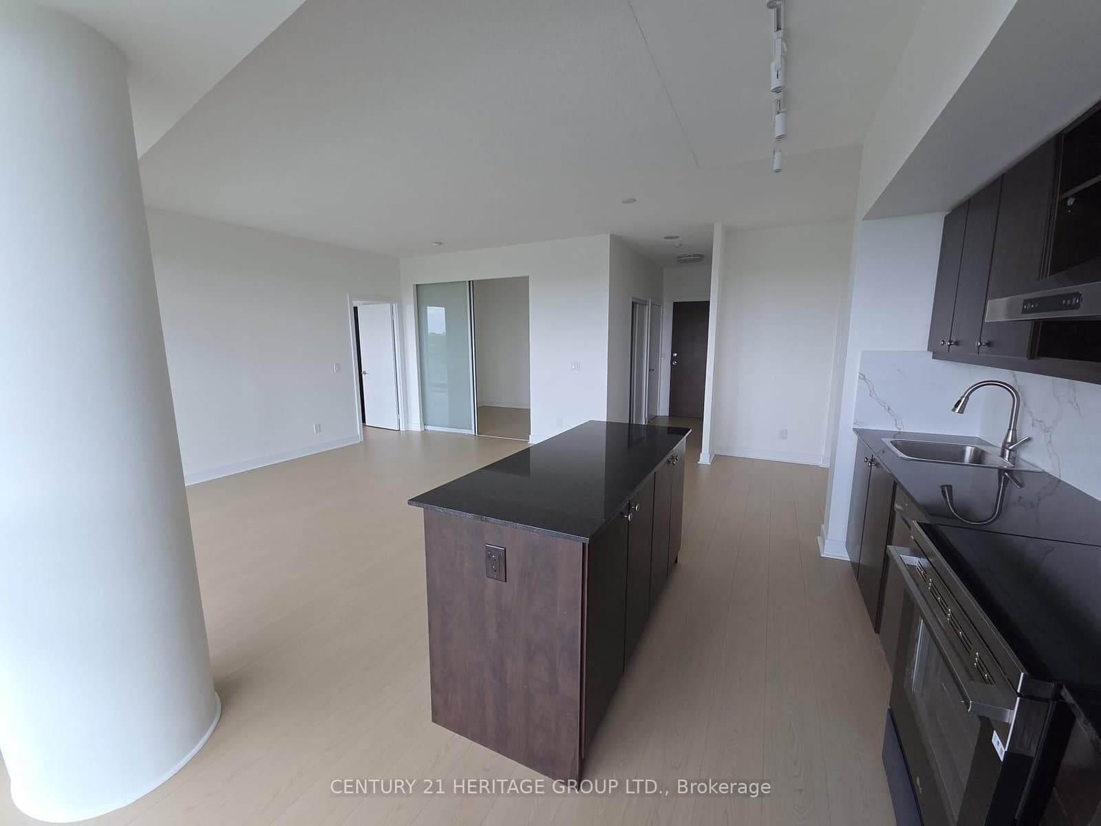 35 Brian Peck Crescent, Unit 805 thumbnail 16