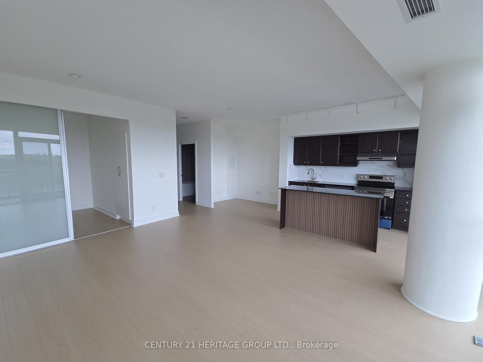 35 Brian Peck Crescent, Unit 805 thumbnail 17