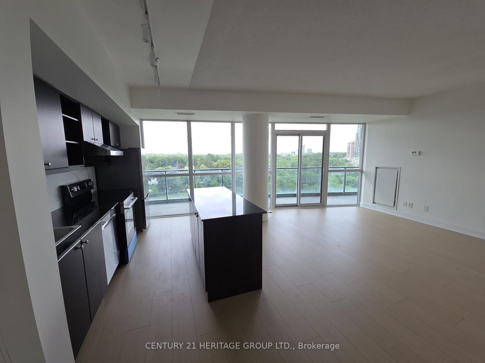 35 Brian Peck Crescent, Unit 805 thumbnail 19