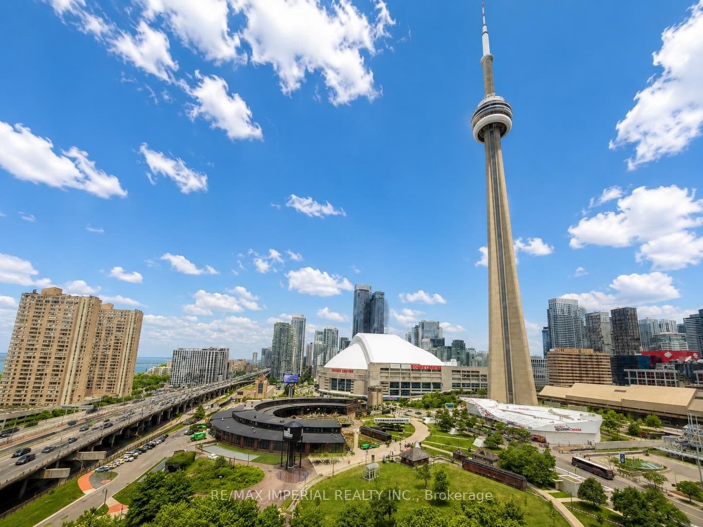 25 Lower Simcoe Street, Unit PH15 thumbnail 2