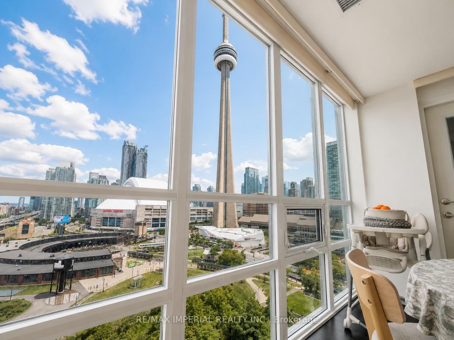 25 Lower Simcoe Street, Unit PH15 thumbnail 7