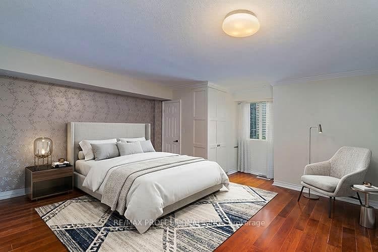 88 Charles Street E, Unit 702 thumbnail 24