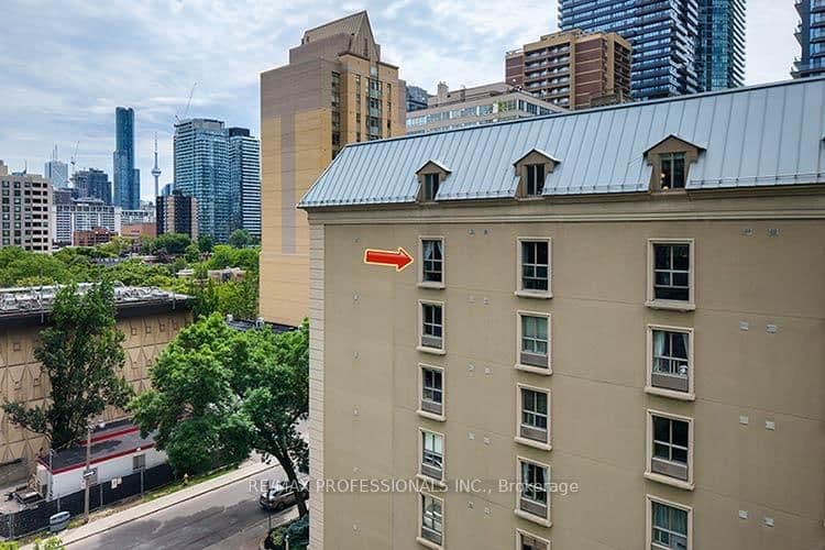 88 Charles Street E, Unit 702 thumbnail 25