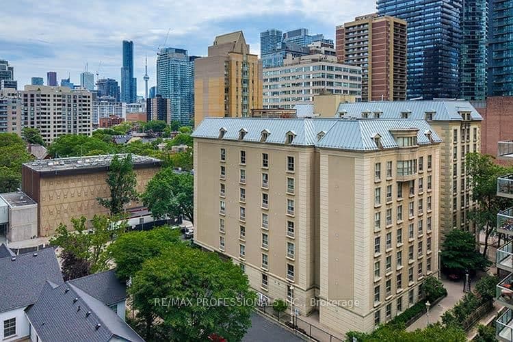 88 Charles Street E, Unit 702 thumbnail 33