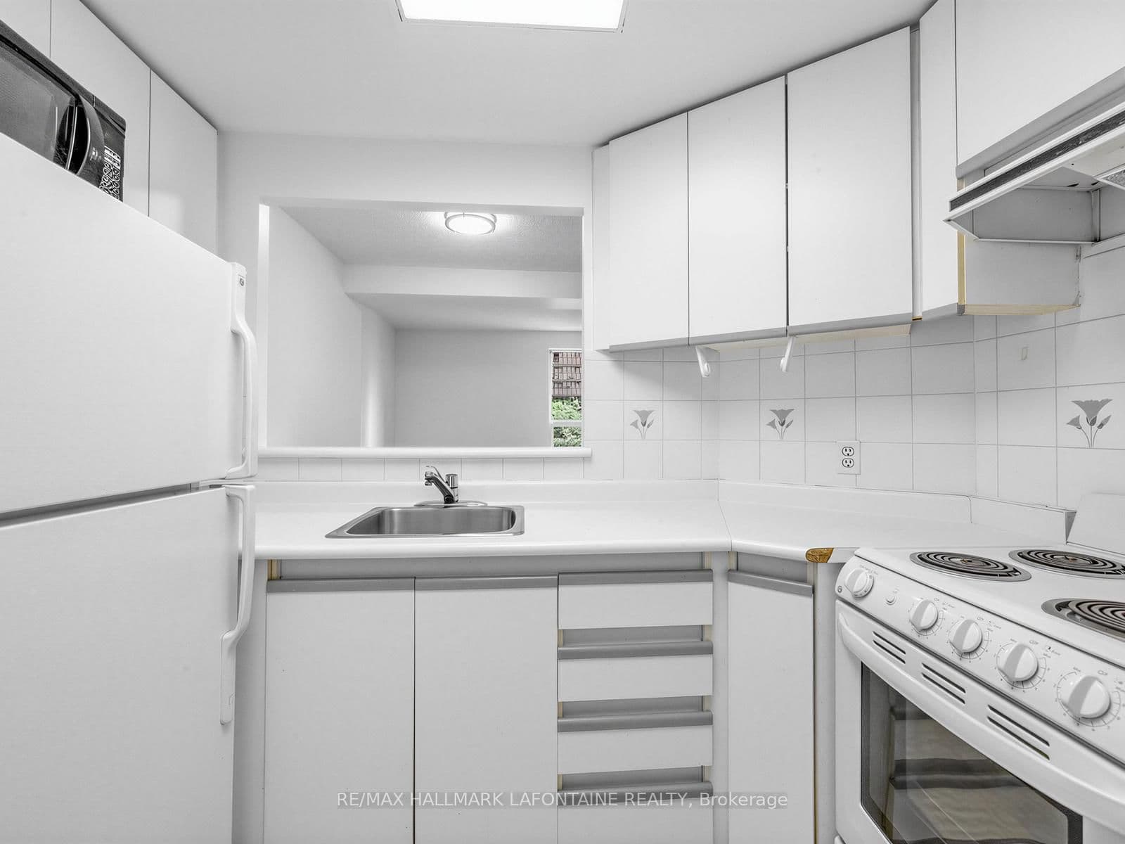 88 Charles Street E, Unit 504 thumbnail 10
