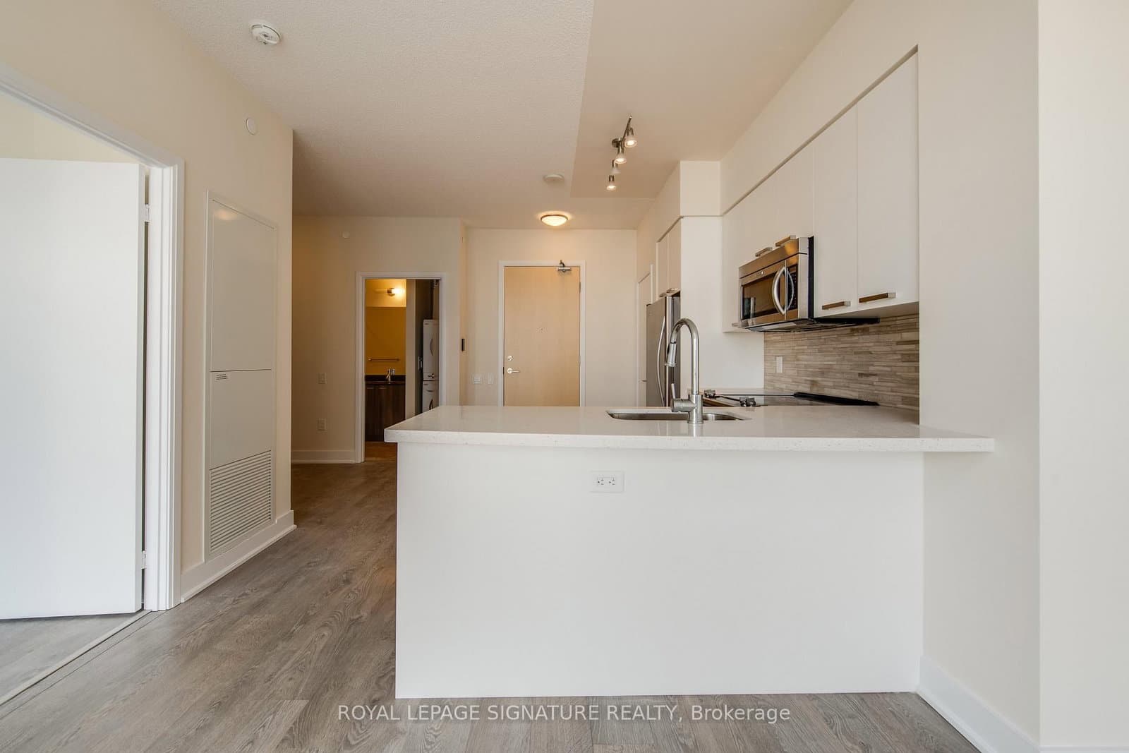 30 Roehampton Avenue, Unit 806 thumbnail 10