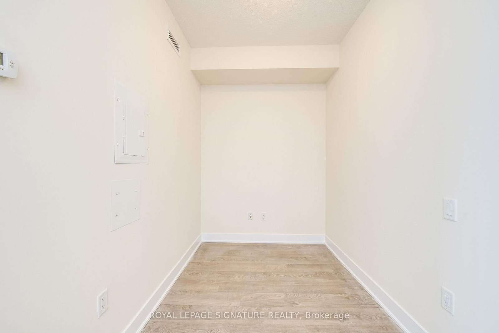 30 Roehampton Avenue, Unit 806 thumbnail 18