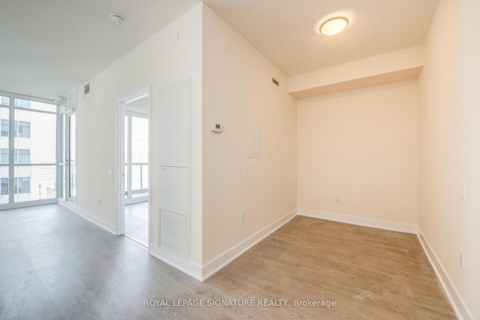 30 Roehampton Avenue, Unit 806 thumbnail 20