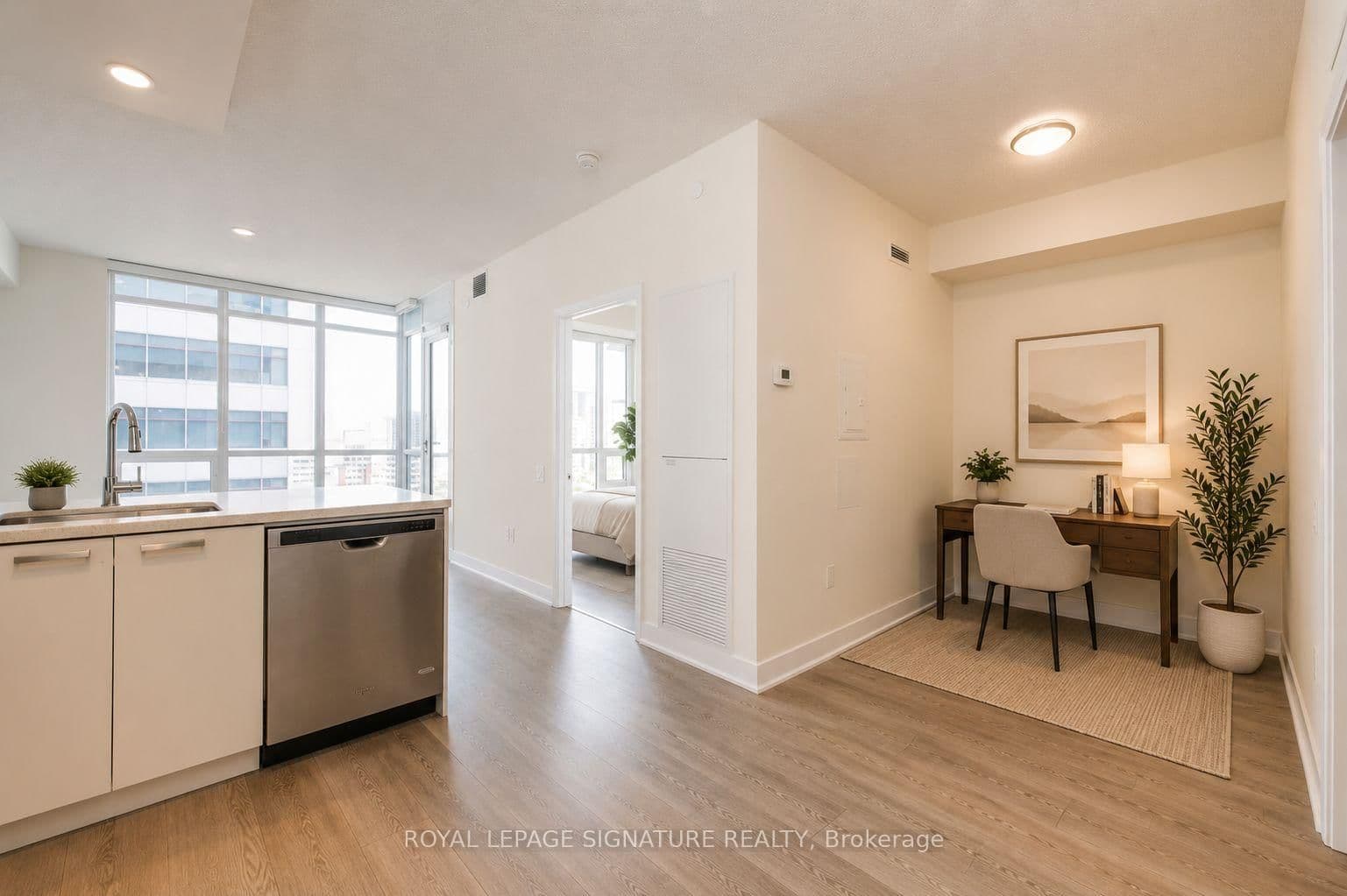 30 Roehampton Avenue, Unit 806 thumbnail 6