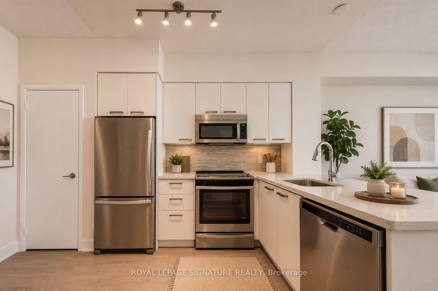 30 Roehampton Avenue, Unit 806 thumbnail 8