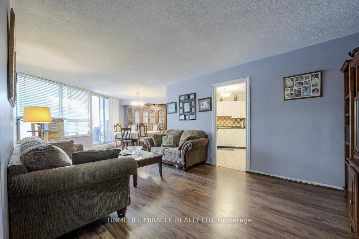 60 Pavane Linkway, Unit 216 thumbnail 11