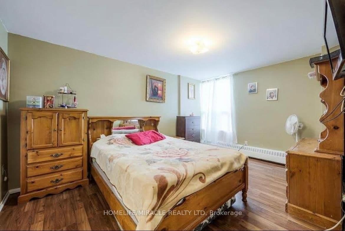 60 Pavane Linkway, Unit 216 thumbnail 13