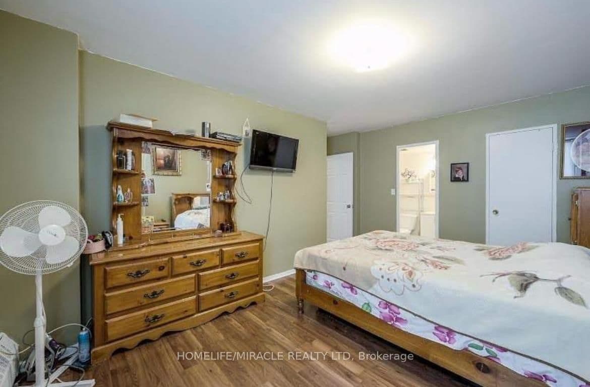 60 Pavane Linkway, Unit 216 thumbnail 15