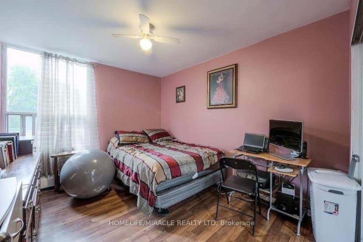 60 Pavane Linkway, Unit 216 thumbnail 17