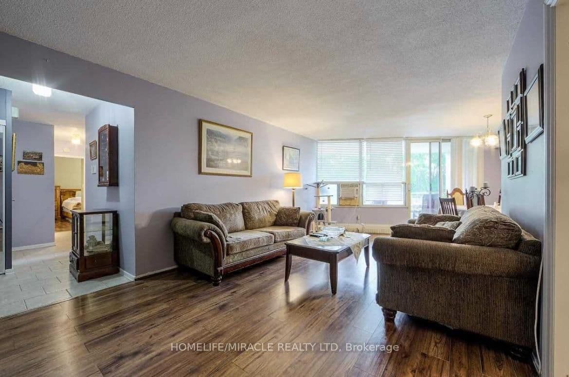 60 Pavane Linkway, Unit 216 thumbnail 2