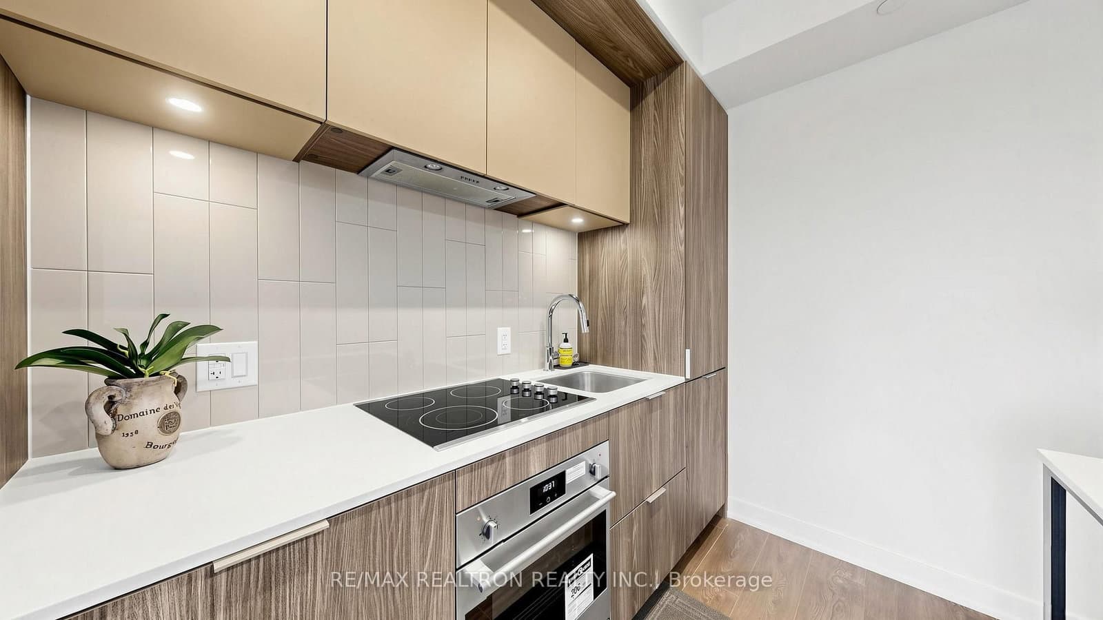130 River Street, Unit 901 thumbnail 11