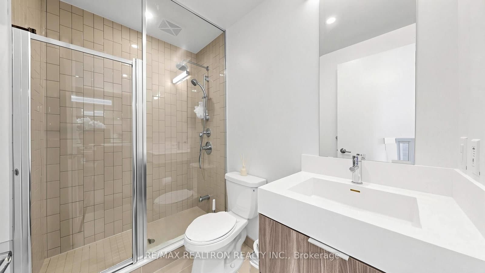 130 River Street, Unit 901 thumbnail 18