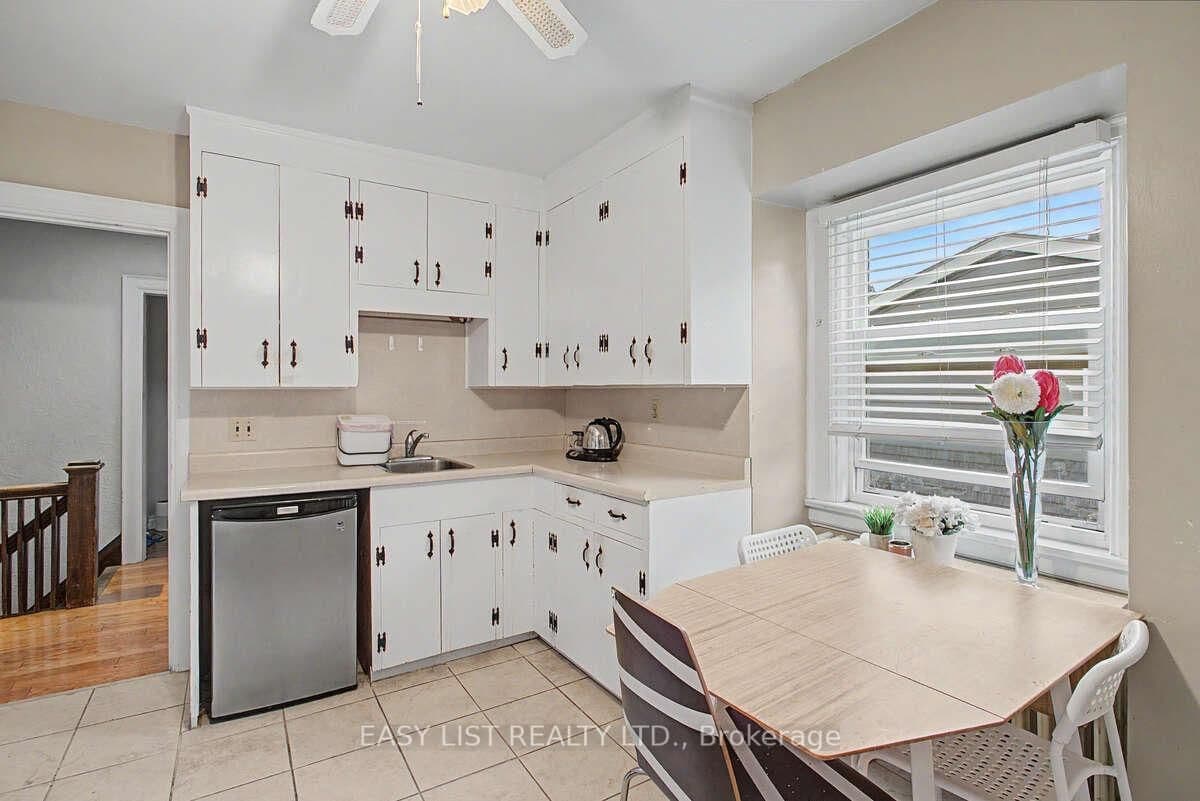 77 Avondale Avenue thumbnail 14
