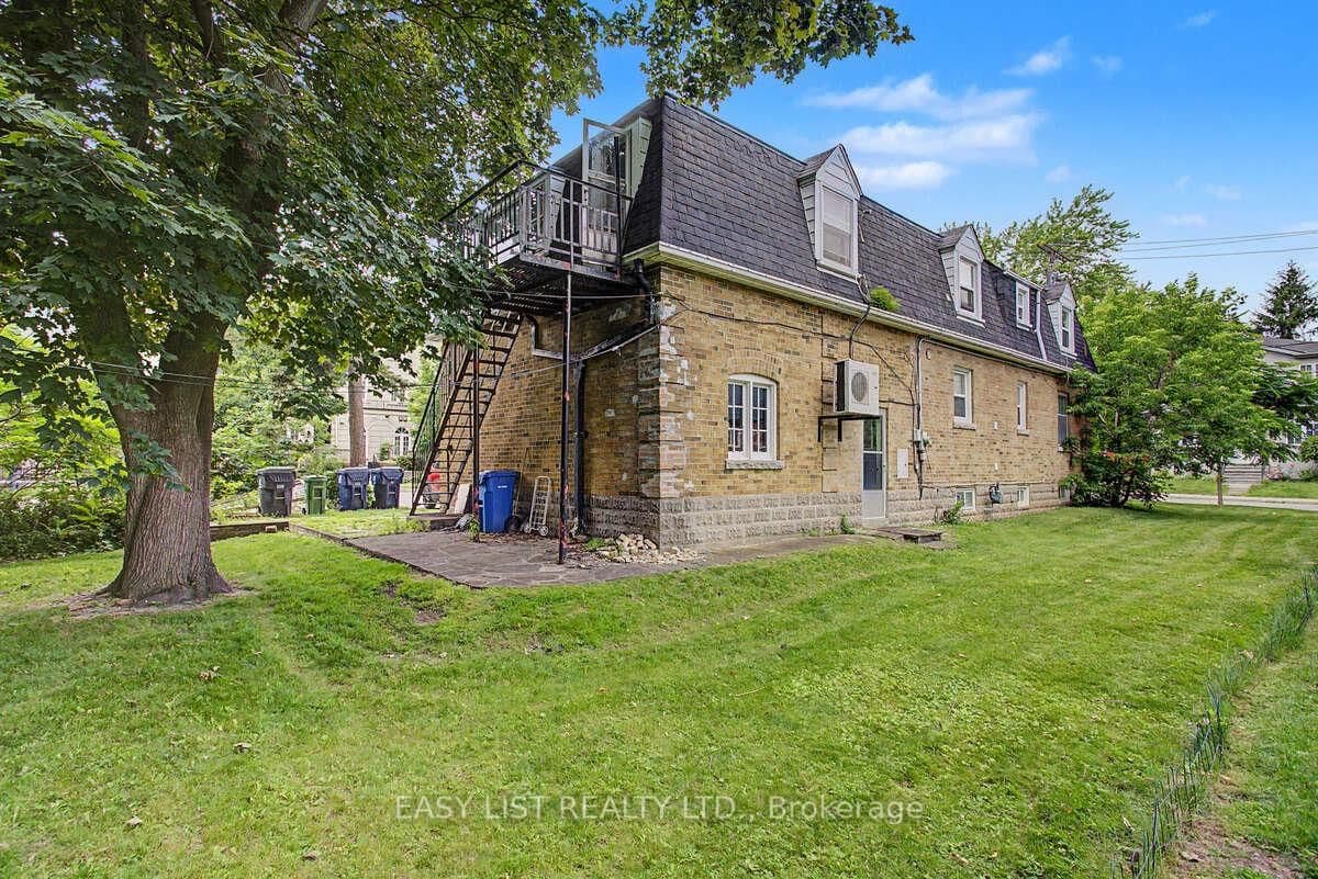 77 Avondale Avenue thumbnail 16