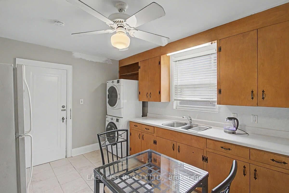 77 Avondale Avenue thumbnail 3