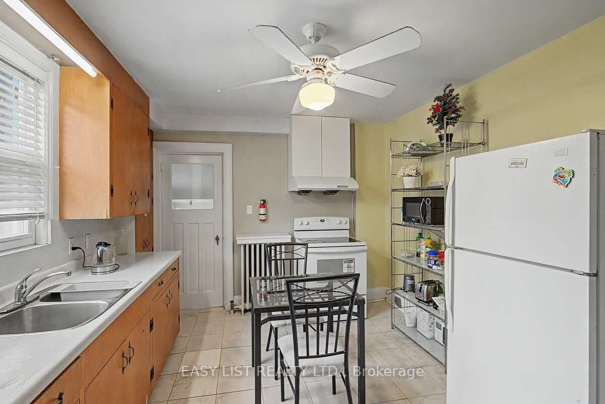 77 Avondale Avenue thumbnail 5