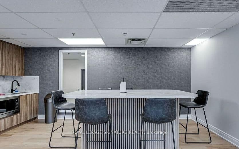 140 Bathurst Street, Unit 207 thumbnail 20