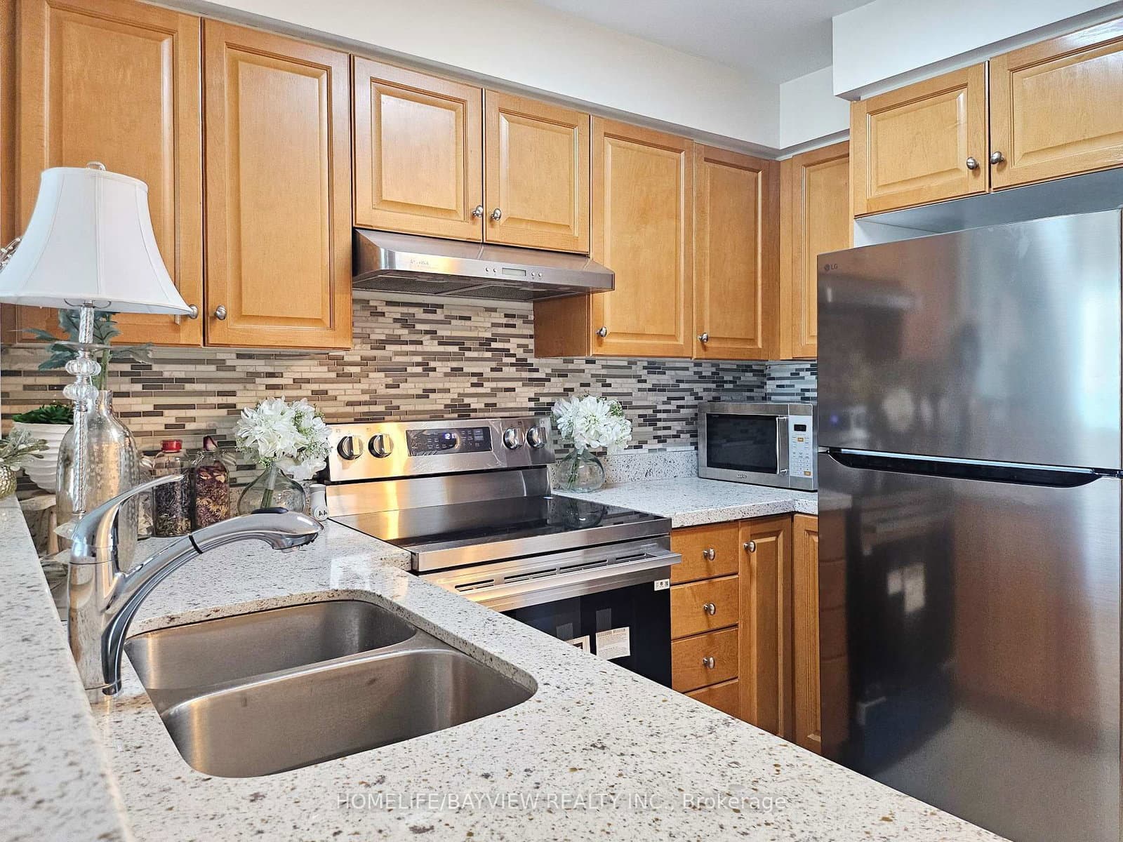 7 Lorraine Drive, Unit 1816 thumbnail 5