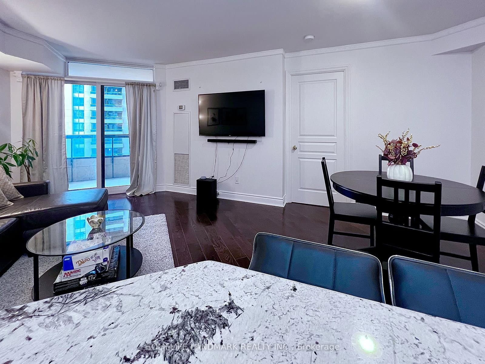 5 Northtown Way, Unit 809 thumbnail 9