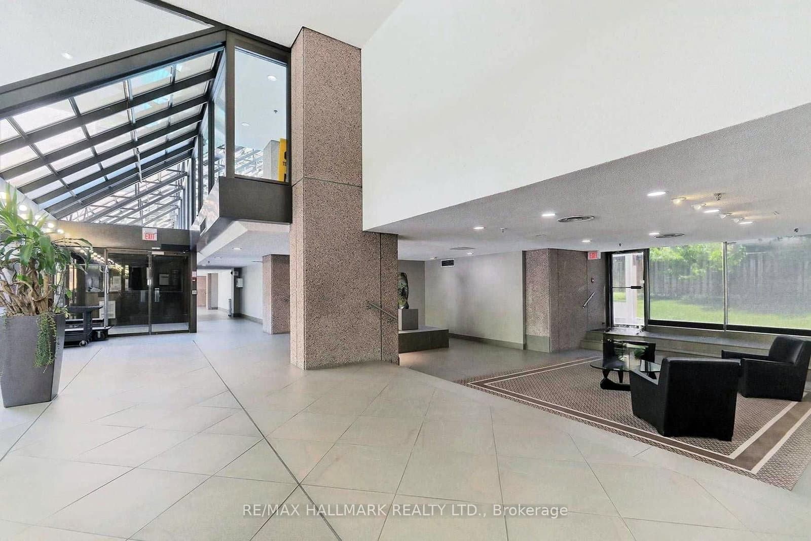 447 Walmer Road, Unit Ph10 thumbnail 2