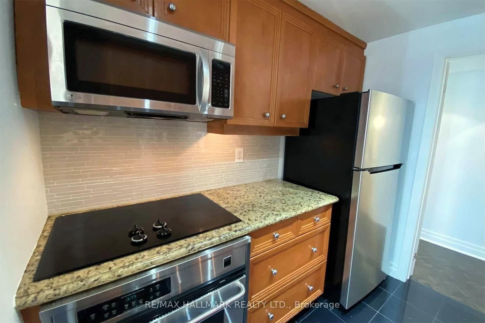 447 Walmer Road, Unit Ph10 thumbnail 7