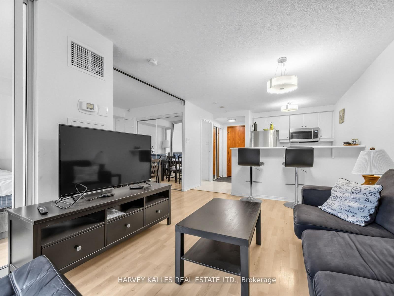 10 Yonge Street, Unit 705 thumbnail 21