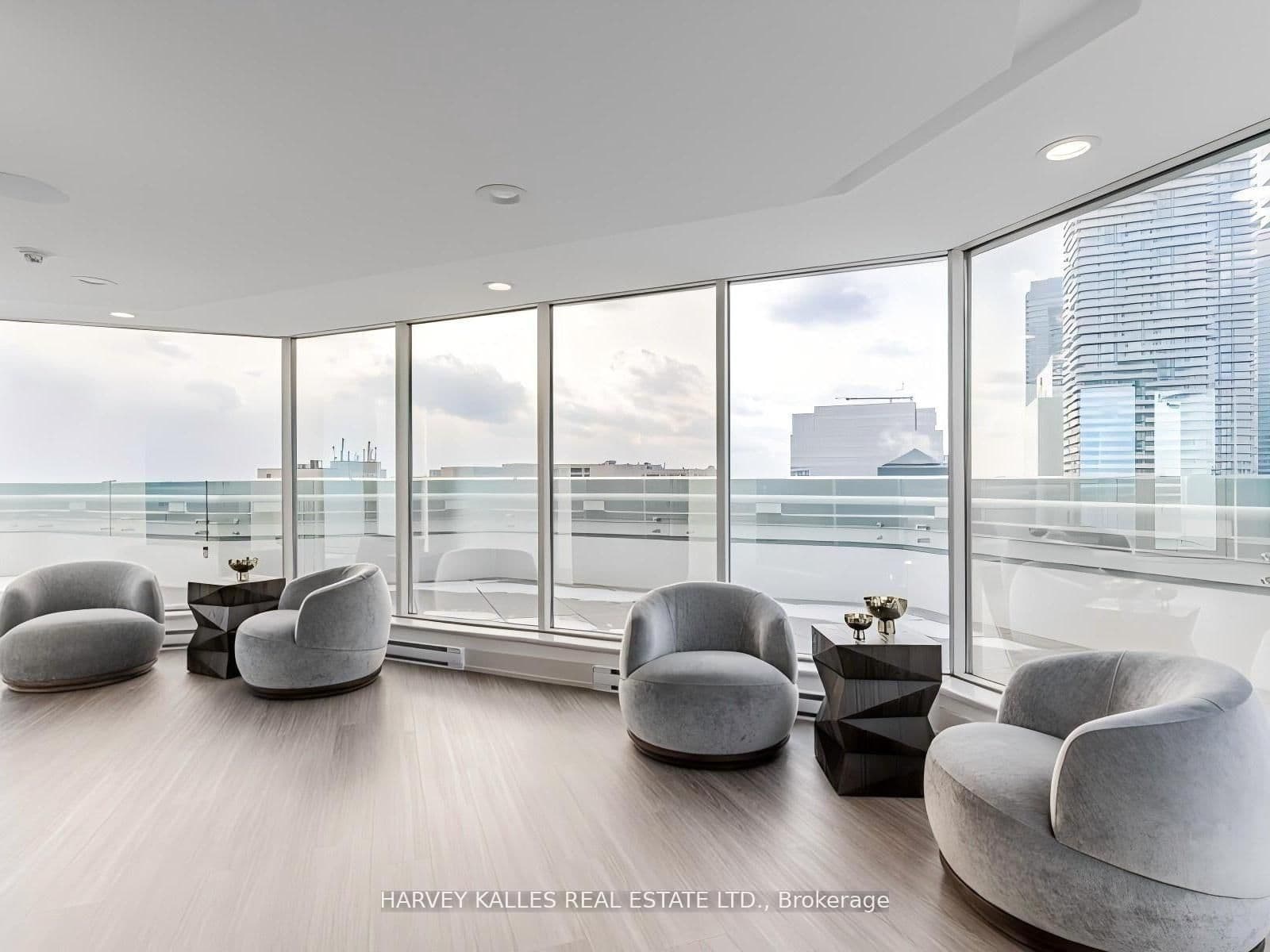 10 Yonge Street, Unit 705 thumbnail 35