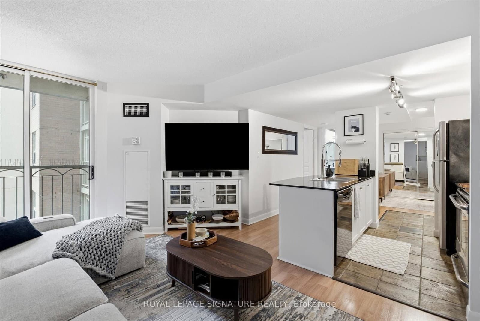 323 Richmond Street E, Unit 704 thumbnail 4