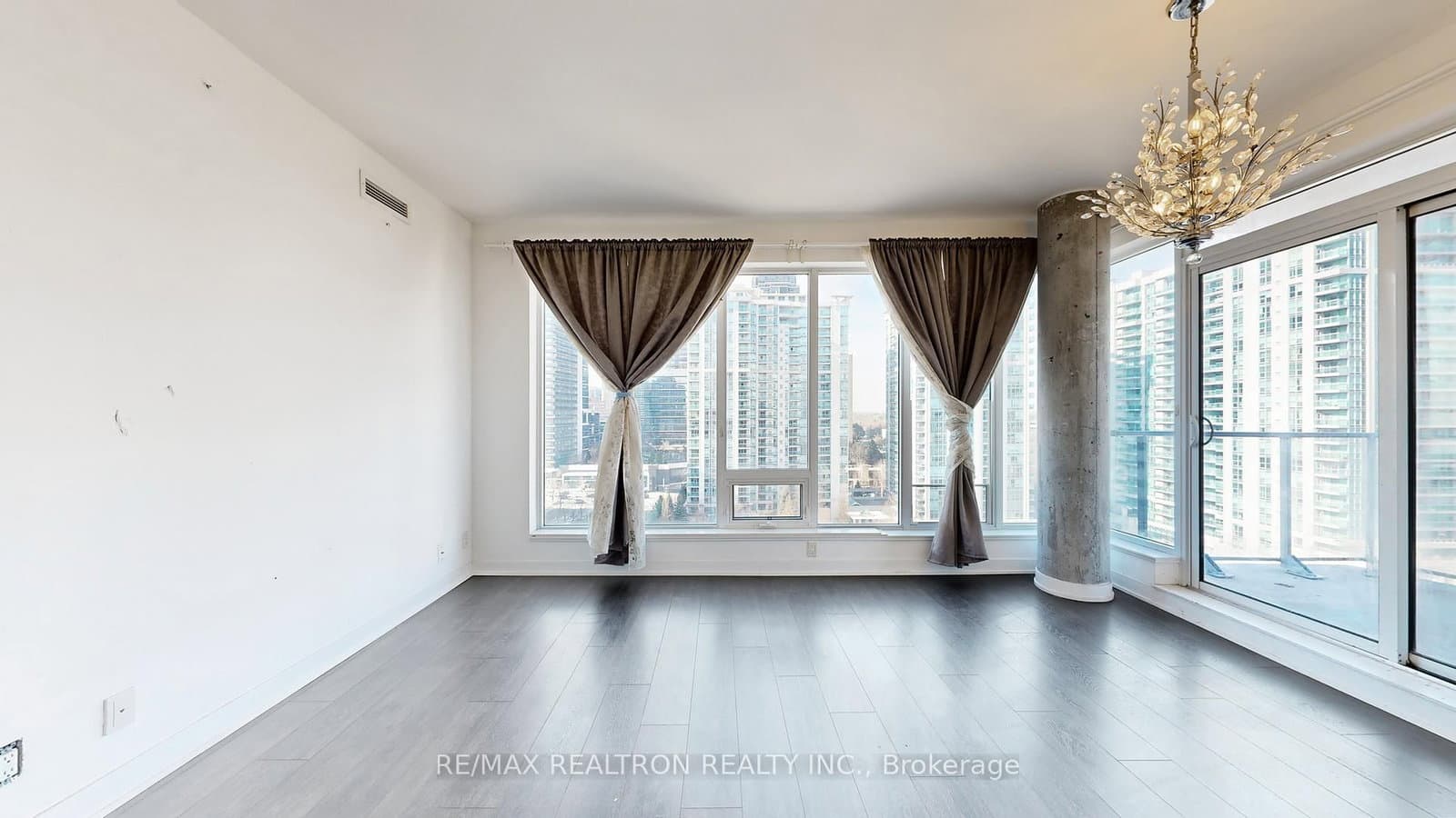 28 Avondale Avenue, Unit 1102 thumbnail 10