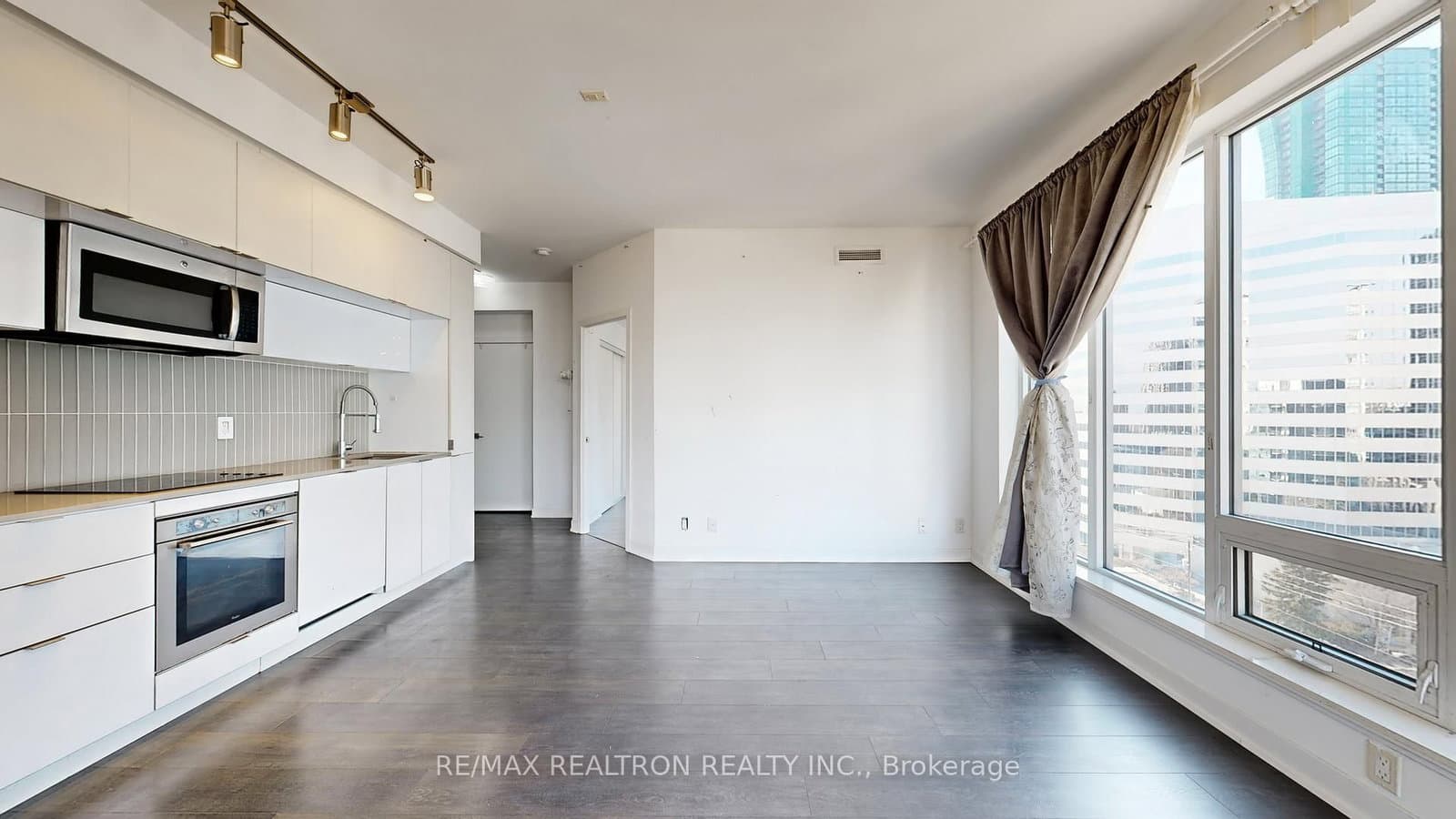 28 Avondale Avenue, Unit 1102 thumbnail 11