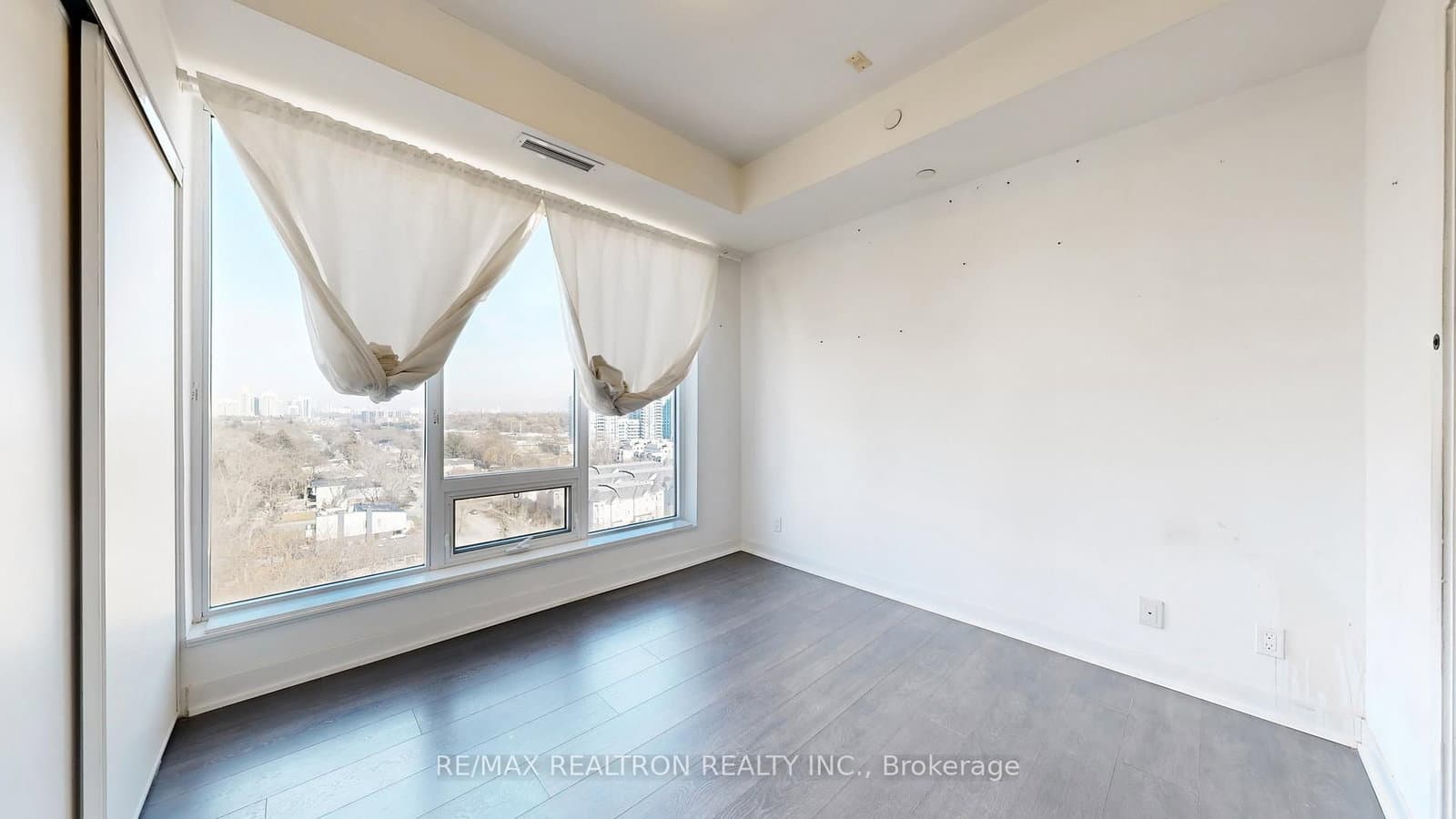 28 Avondale Avenue, Unit 1102 thumbnail 13