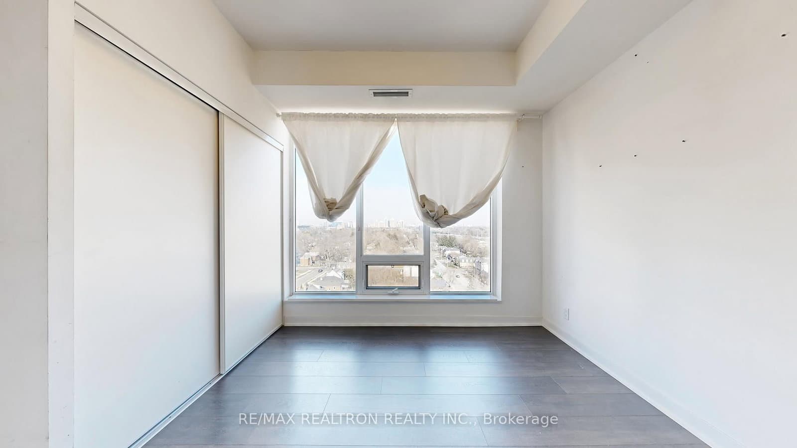 28 Avondale Avenue, Unit 1102 thumbnail 14