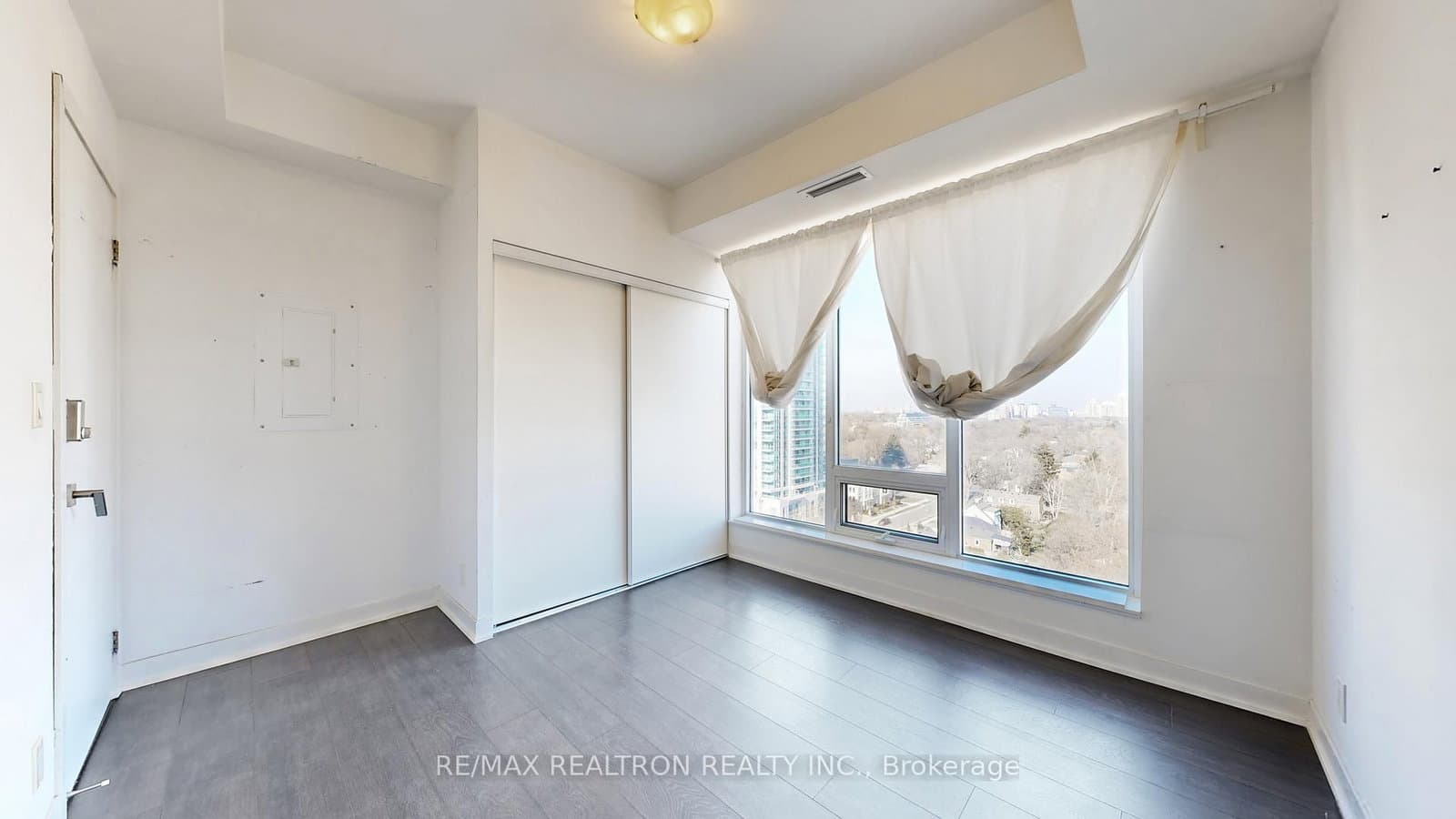 28 Avondale Avenue, Unit 1102 thumbnail 15