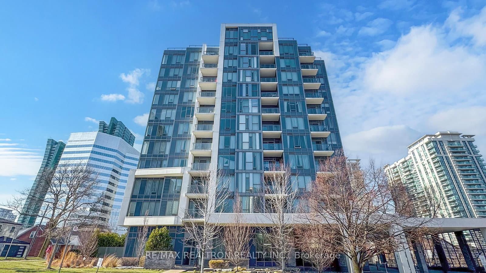 28 Avondale Avenue, Unit 1102 thumbnail 4