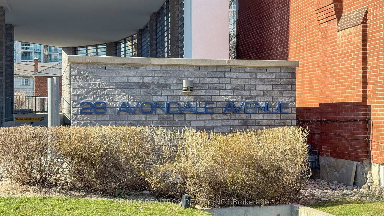 28 Avondale Avenue, Unit 1102 thumbnail 5