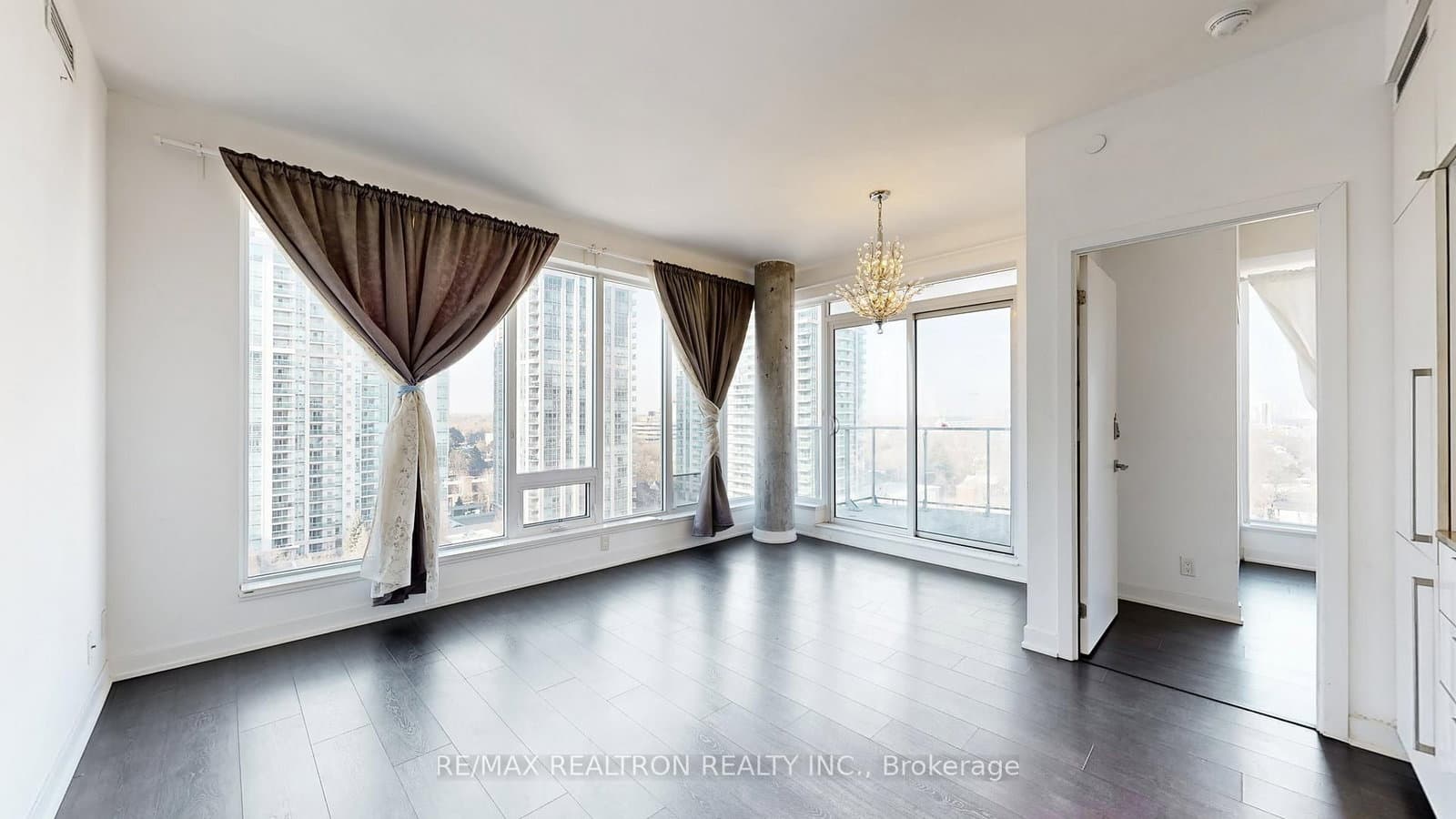 28 Avondale Avenue, Unit 1102 thumbnail 9
