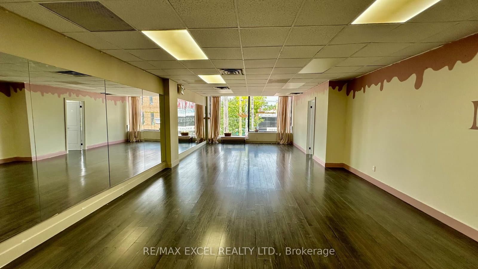 685 Queen Street W, Unit Upper Front Unit thumbnail 2