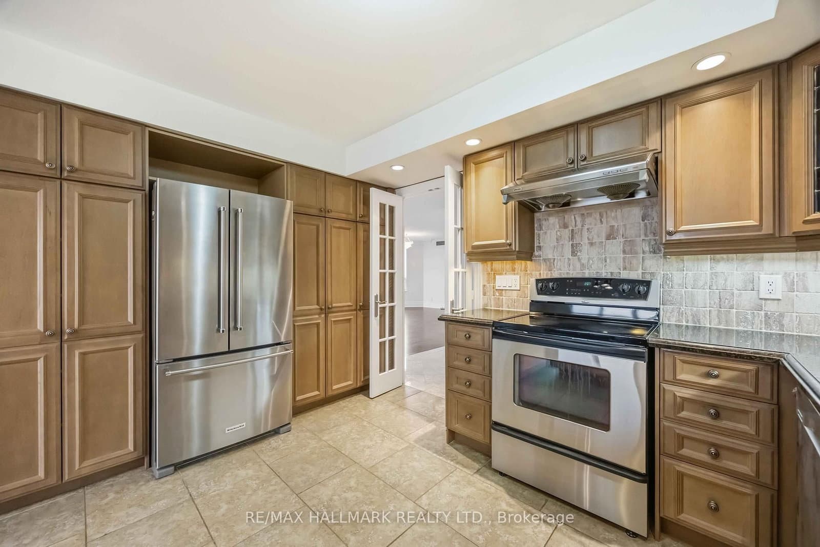 80 Harrison Garden Boulevard, Unit 1821 thumbnail 13