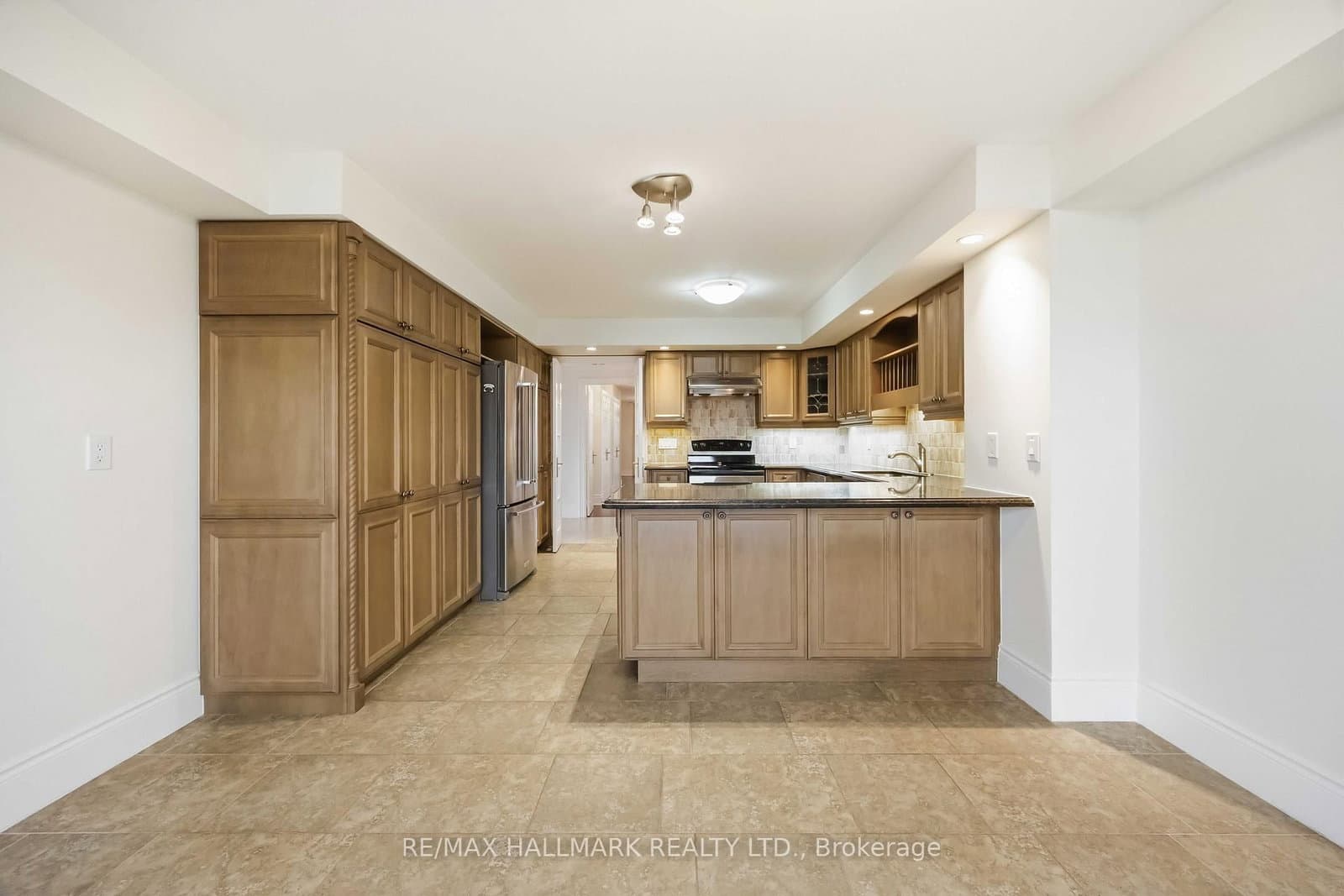 80 Harrison Garden Boulevard, Unit 1821 thumbnail 14