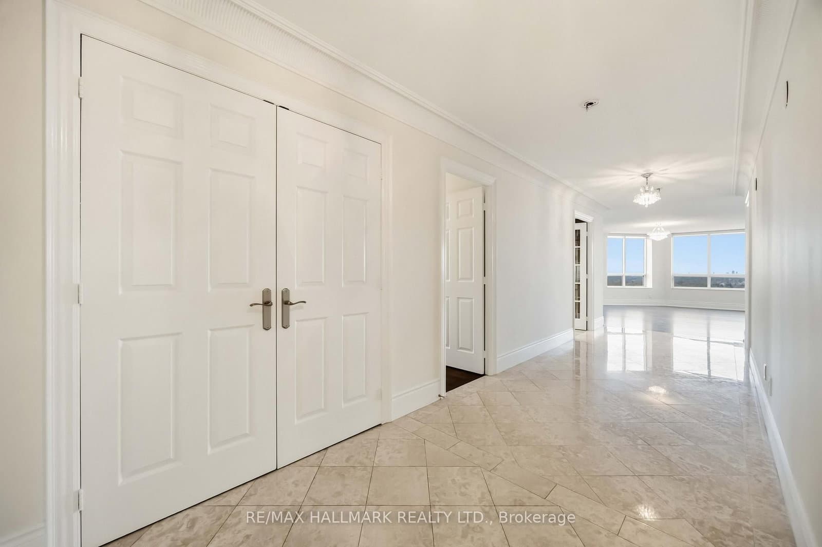 80 Harrison Garden Boulevard, Unit 1821 thumbnail 16