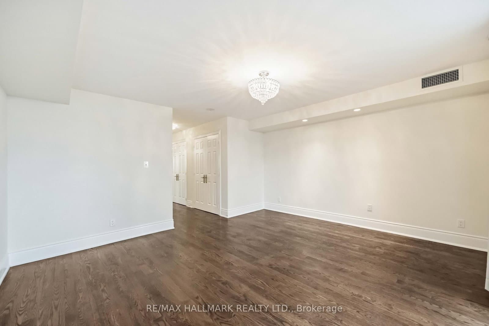 80 Harrison Garden Boulevard, Unit 1821 thumbnail 23