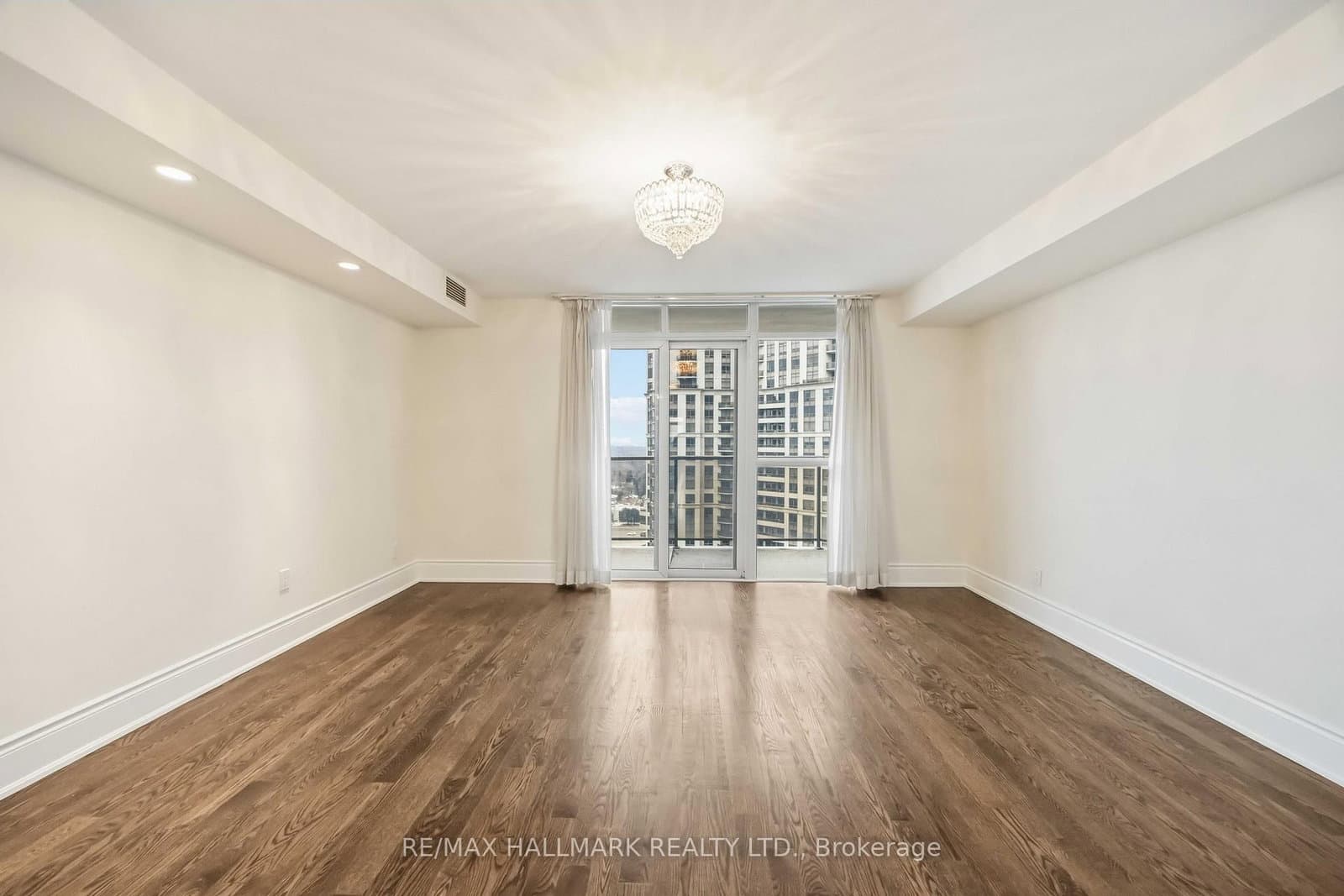 80 Harrison Garden Boulevard, Unit 1821 thumbnail 24