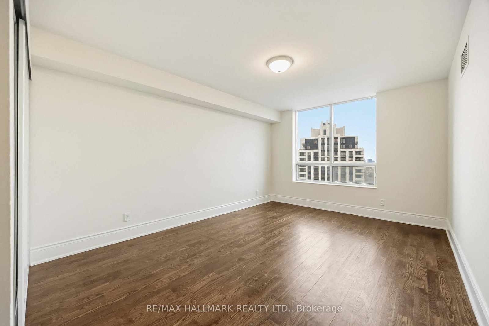 80 Harrison Garden Boulevard, Unit 1821 thumbnail 28